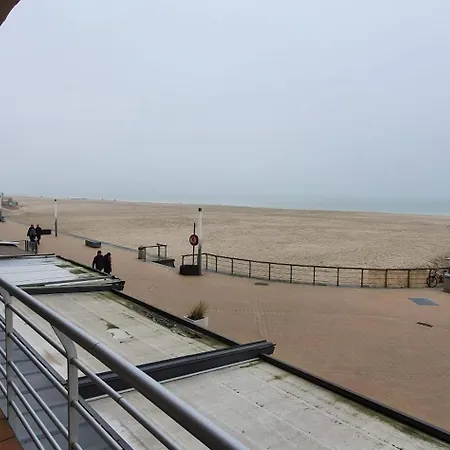 Seaview - - Type Gent - 6 P - Gezellige En Vernieuwde Direct Aan Het Strand, Frontaal Zeezicht, Op De Verkeersvrije Zeedijk * Oostende